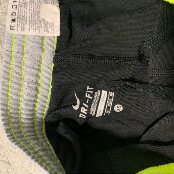 Nike shorts - Picture 4 of 4